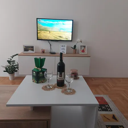 Stan Na Dan Mb Istocno Sarajevo Apartment